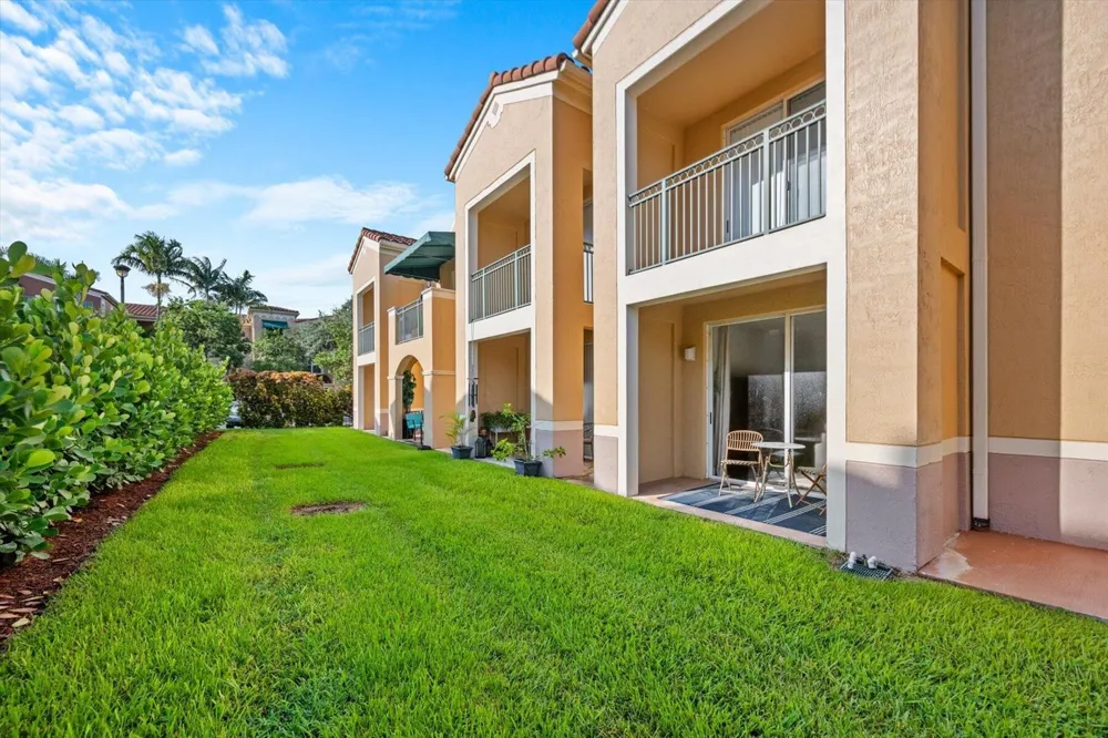 11771 St Andrews Place #103 Wellington, FL 33414