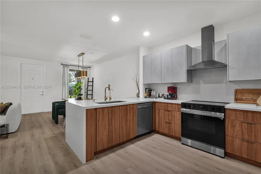 4818 Acadian Trl Coconut Creek, FL 33073