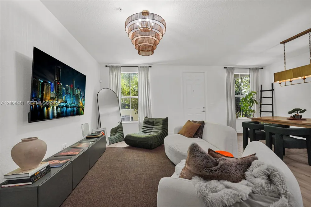 4818 Acadian Trl Coconut Creek, FL 33073