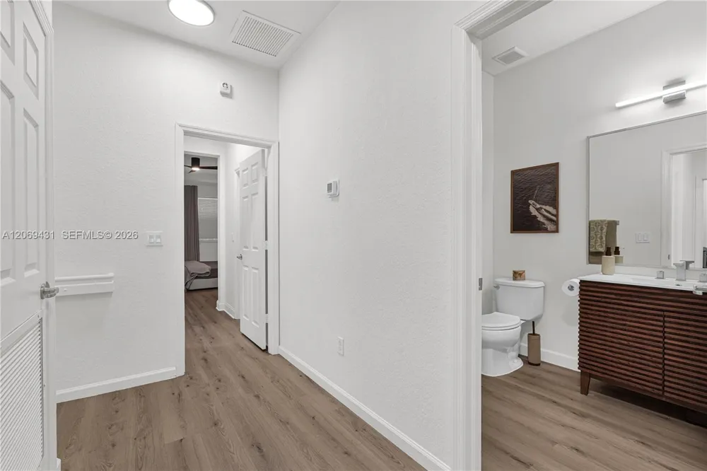 4818 Acadian Trl Coconut Creek, FL 33073