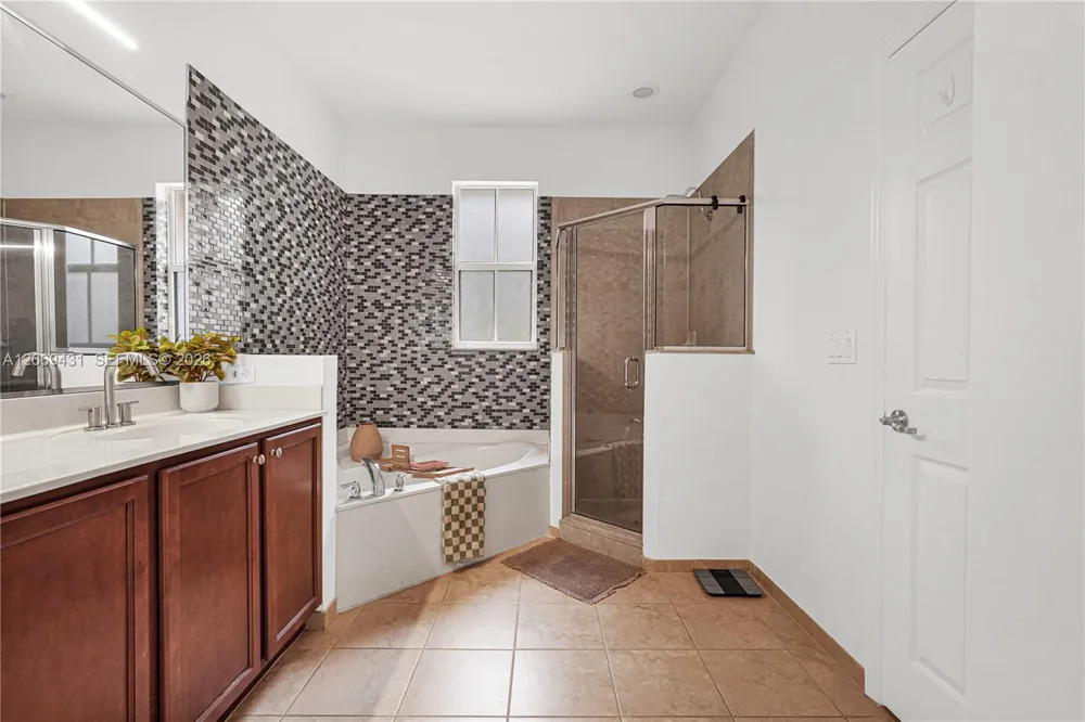 4818 Acadian Trl Coconut Creek, FL 33073
