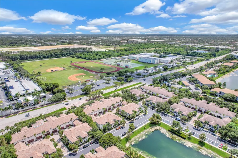 4818 Acadian Trl Coconut Creek, FL 33073