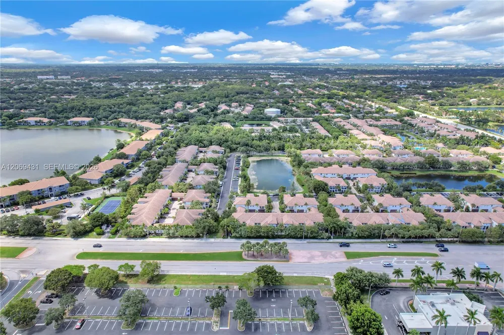 4818 Acadian Trl Coconut Creek, FL 33073
