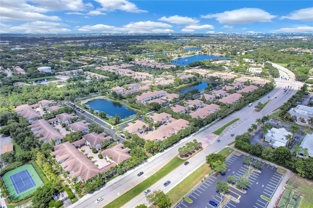 4818 Acadian Trl Coconut Creek, FL 33073