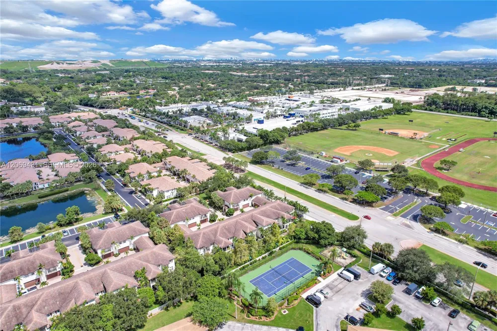 4818 Acadian Trl Coconut Creek, FL 33073