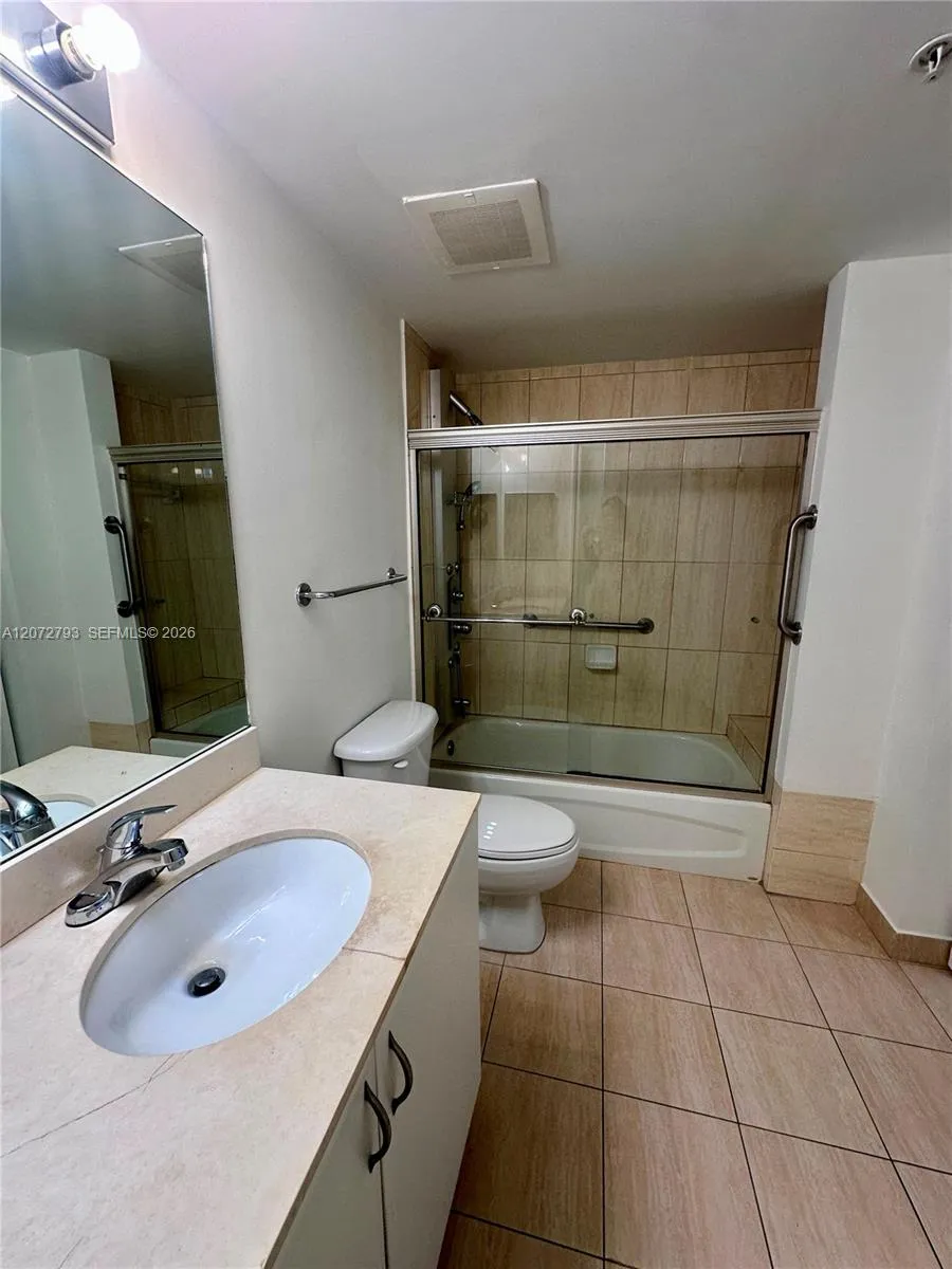 1750 Bayshore Dr #2406 Miami, FL 33132