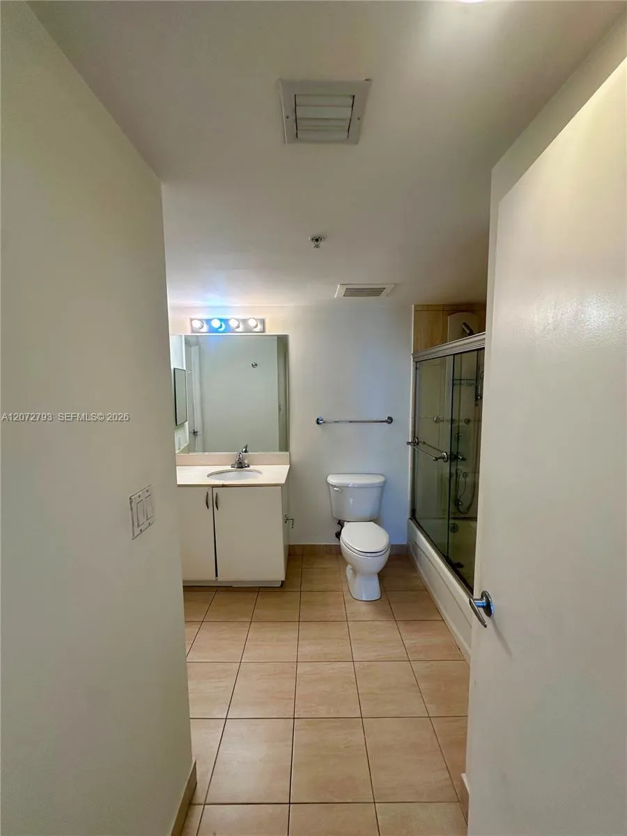 1750 Bayshore Dr #2406 Miami, FL 33132