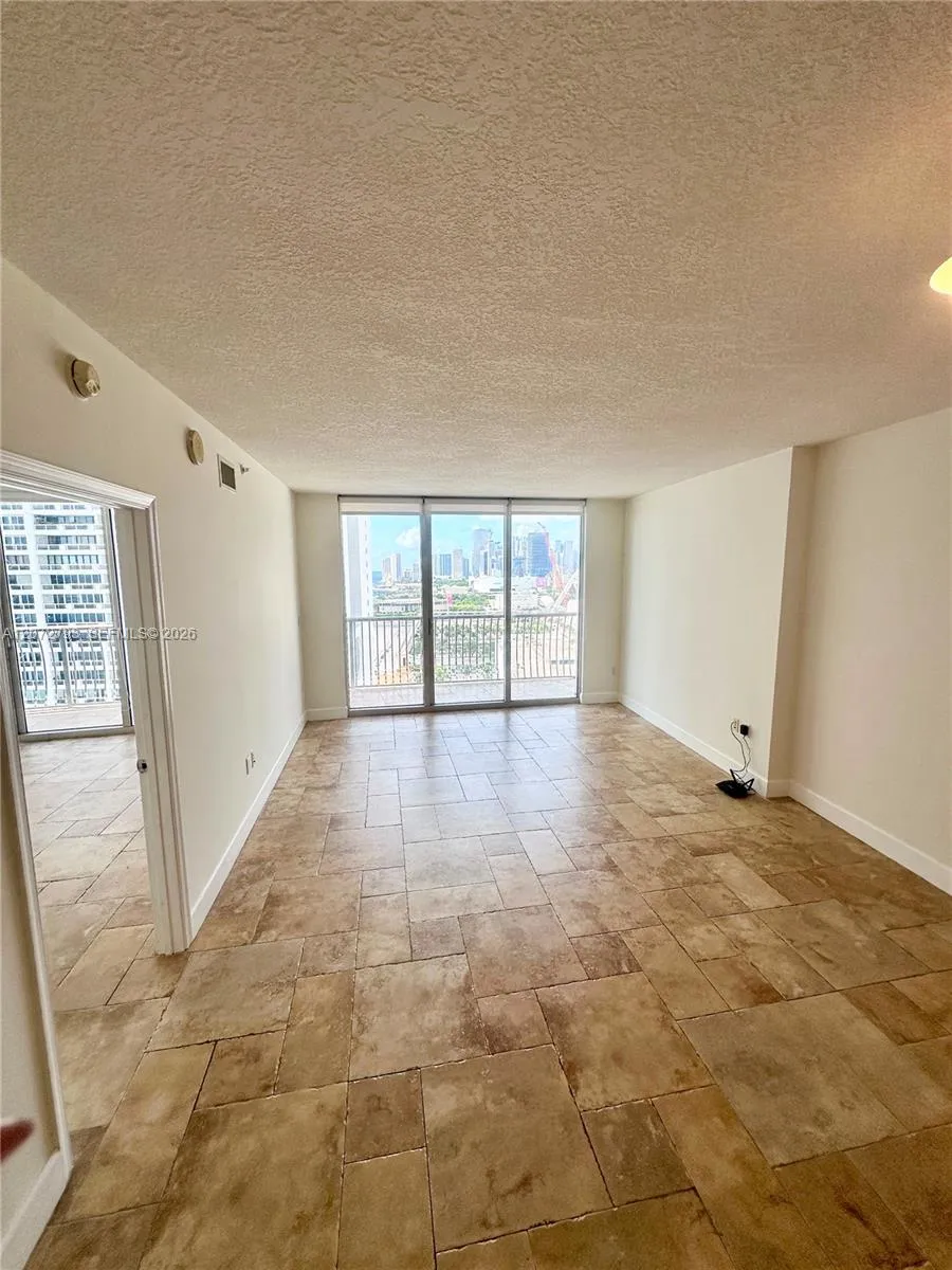 1750 Bayshore Dr #2406 Miami, FL 33132