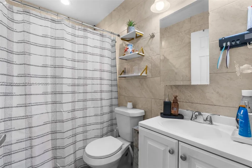 3073 NW 59th St Miami, FL 33142