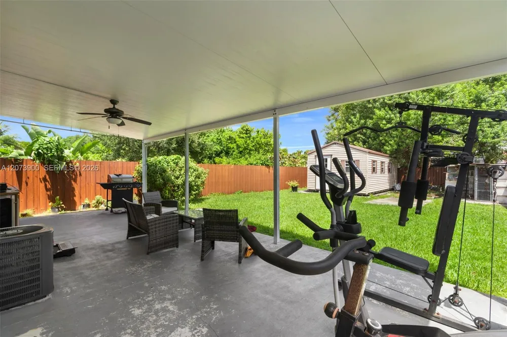 3073 NW 59th St Miami, FL 33142