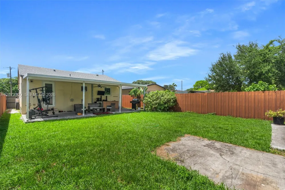3073 NW 59th St Miami, FL 33142