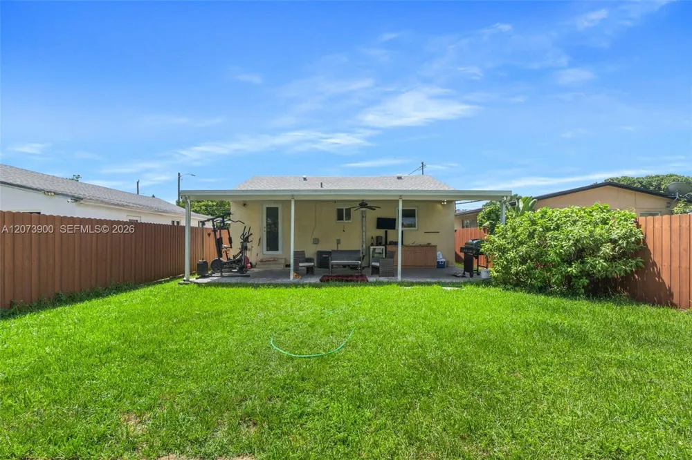 3073 NW 59th St Miami, FL 33142