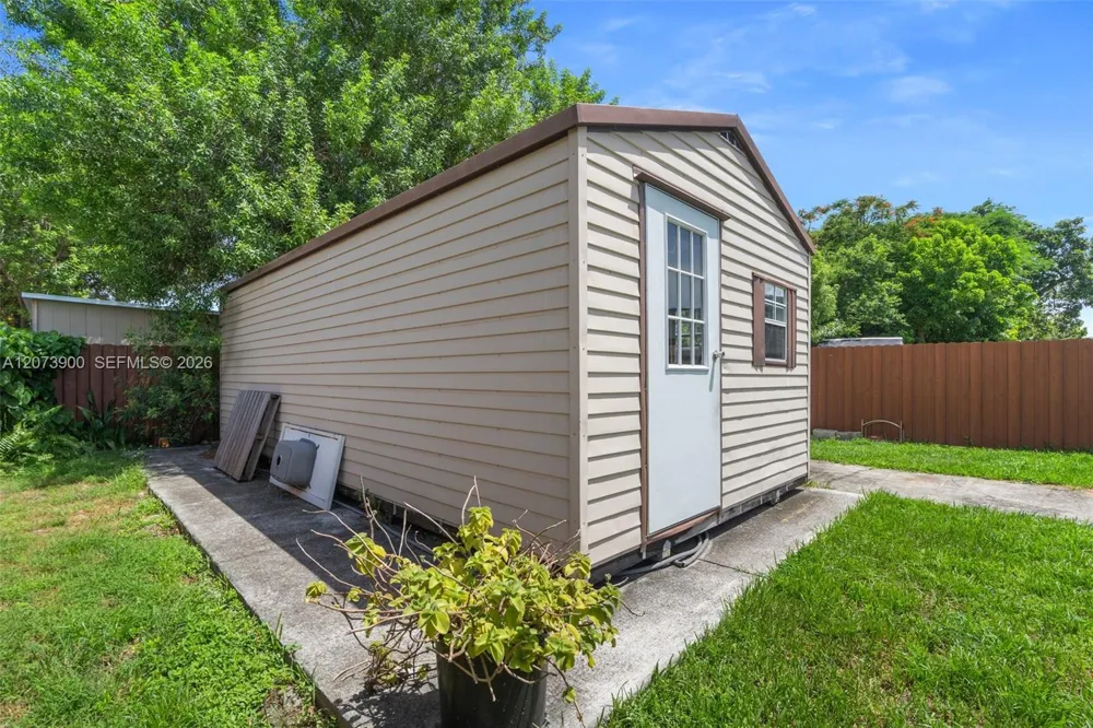 3073 NW 59th St Miami, FL 33142