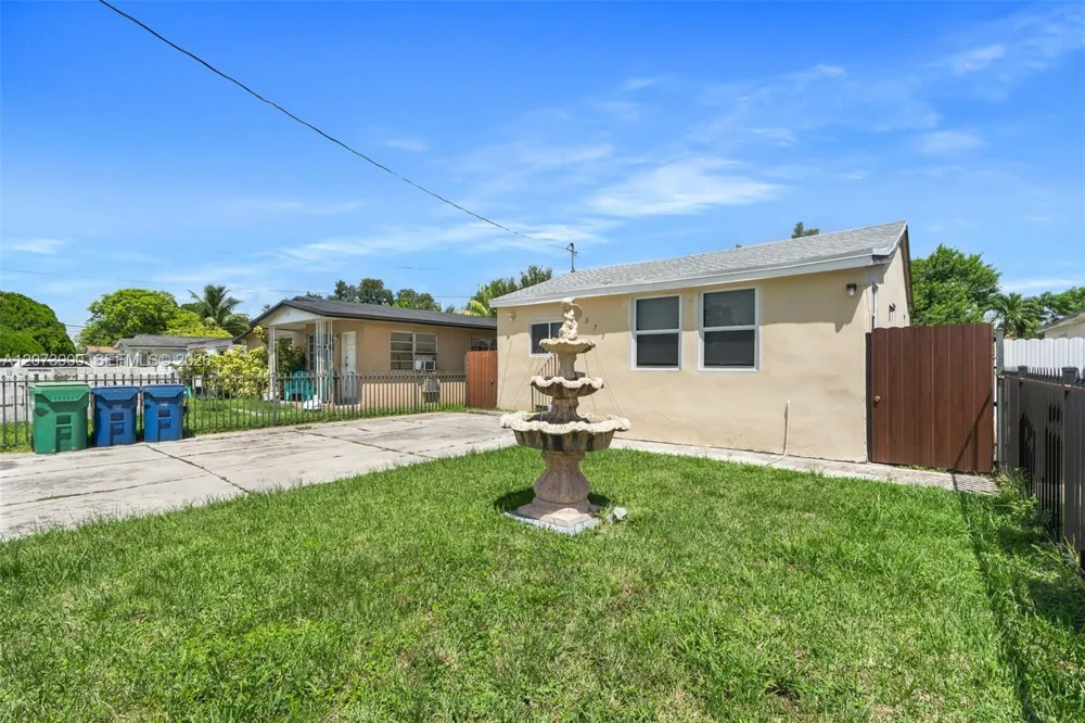 3073 NW 59th St Miami, FL 33142