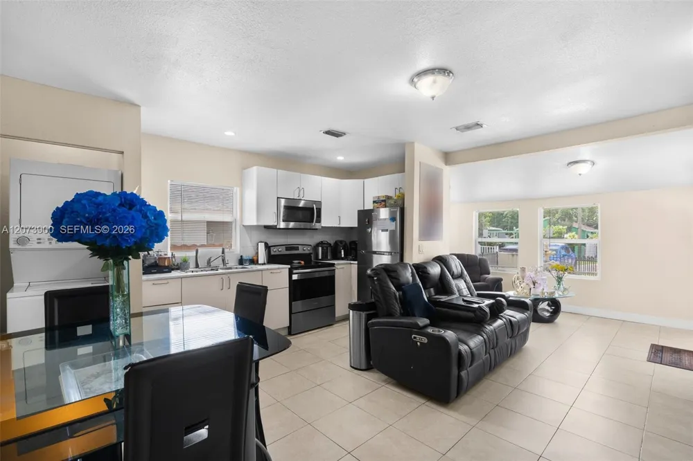 3073 NW 59th St Miami, FL 33142