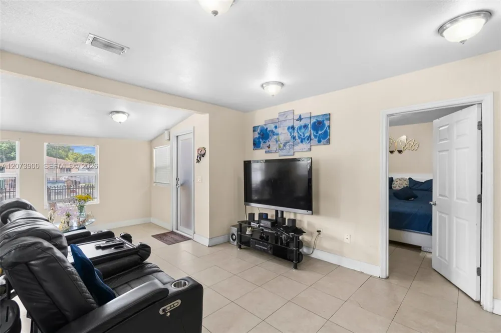 3073 NW 59th St Miami, FL 33142