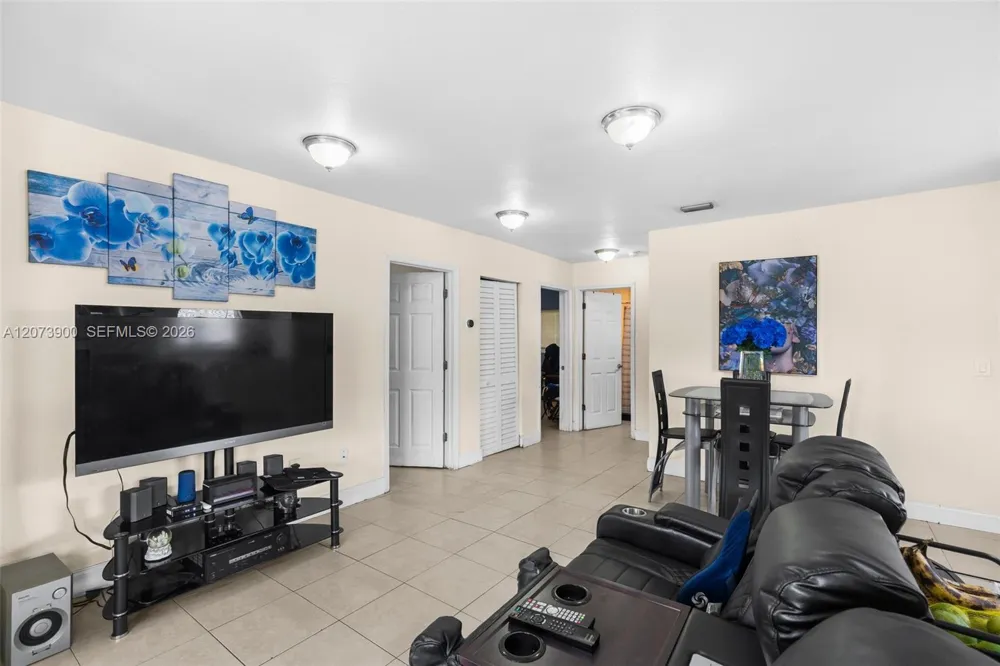 3073 NW 59th St Miami, FL 33142
