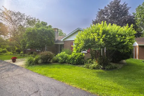 676 E Oak Hill