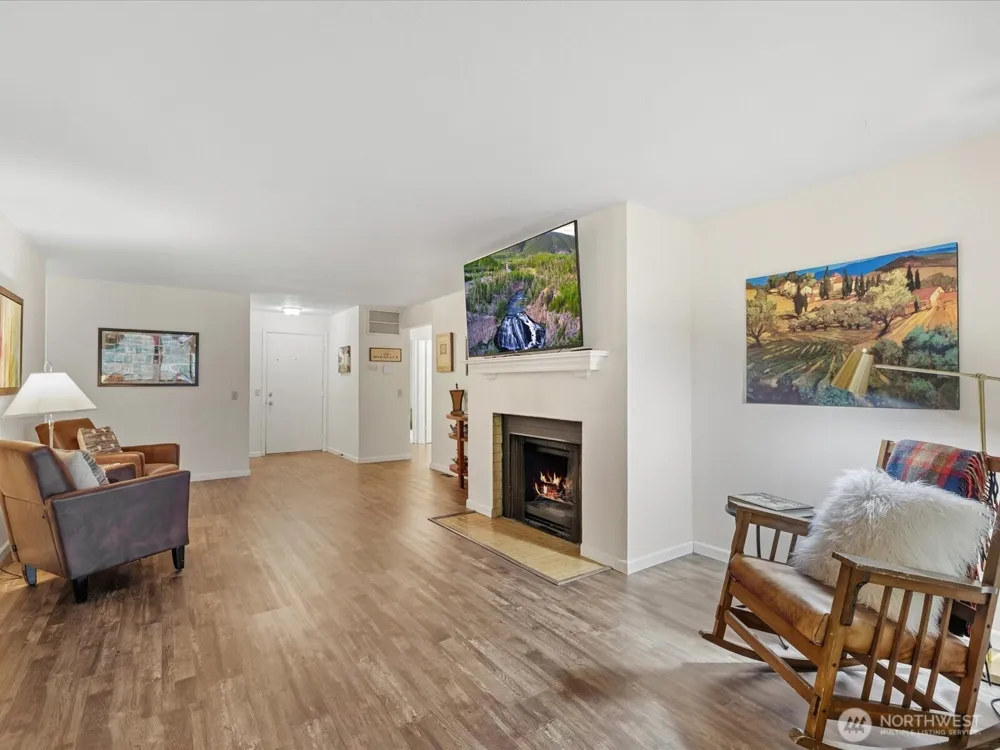 8511 Main Street #205 Edmonds, WA 98026