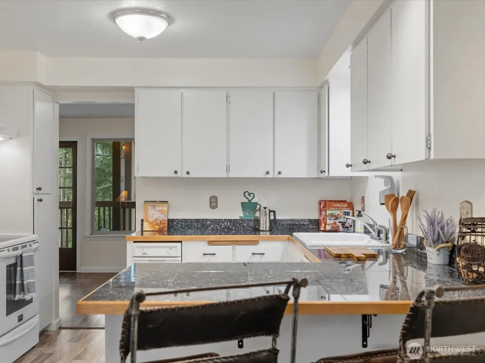 8511 Main Street #205 Edmonds, WA 98026