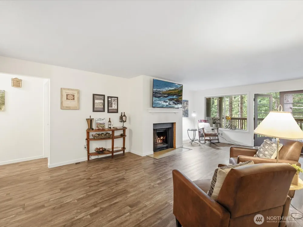 8511 Main Street #205 Edmonds, WA 98026
