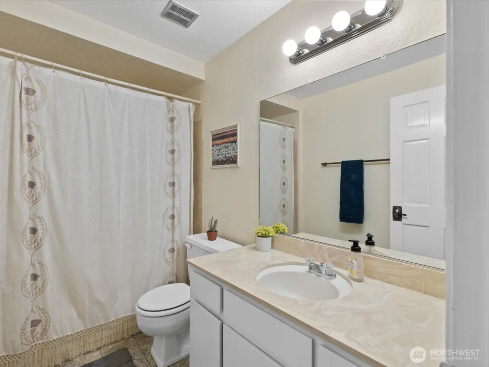 8511 Main Street #205 Edmonds, WA 98026