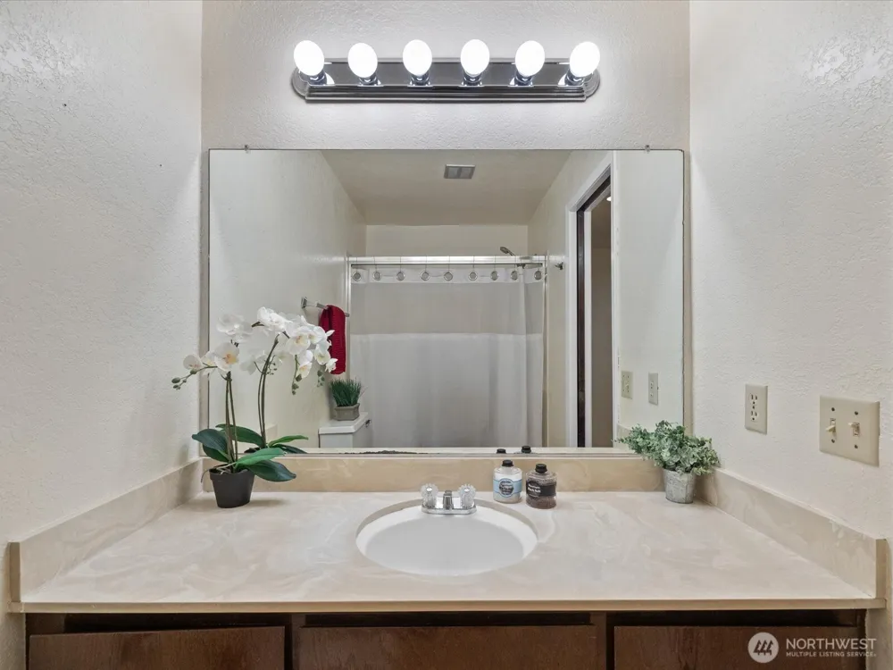 8511 Main Street #205 Edmonds, WA 98026