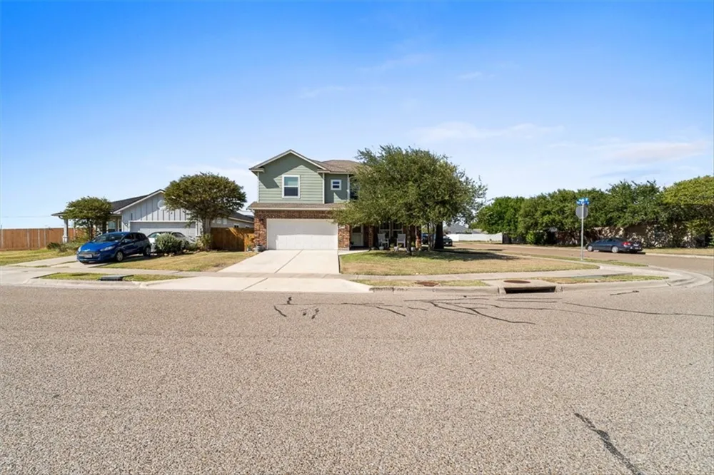 2007 Bay Breeze Street Portland, TX 78374