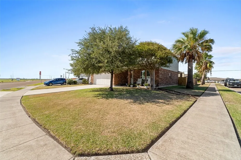 2007 Bay Breeze Street Portland, TX 78374