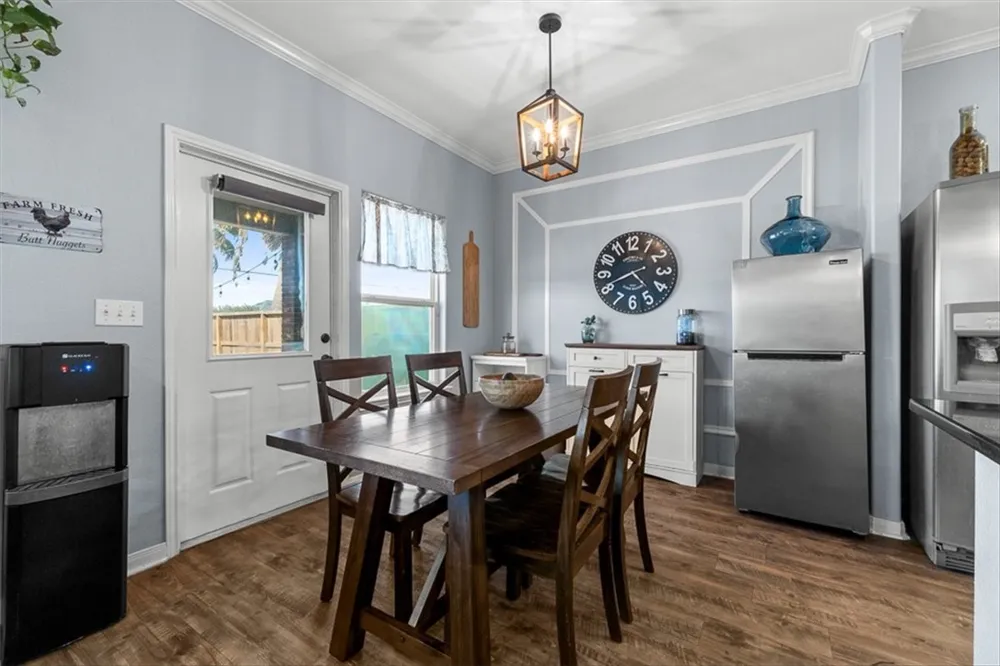 2007 Bay Breeze Street Portland, TX 78374