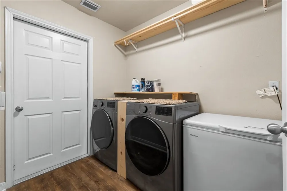 2007 Bay Breeze Street Portland, TX 78374