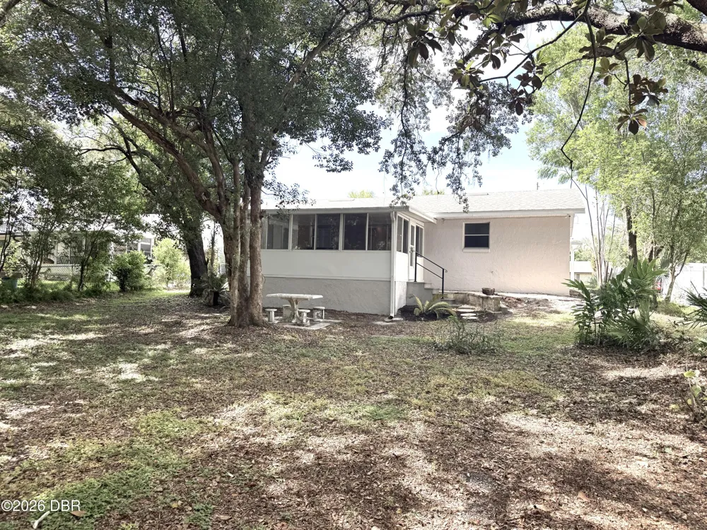 228 Colomba Road Debary, FL 32713