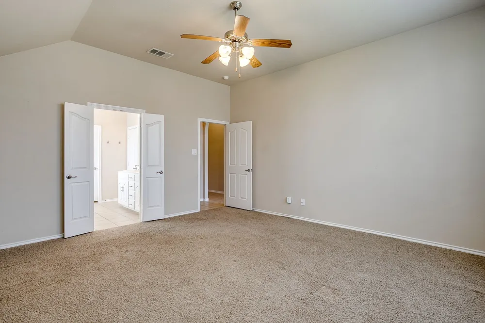 6 Beechcreek Drive Edgecliff Village, TX 76134