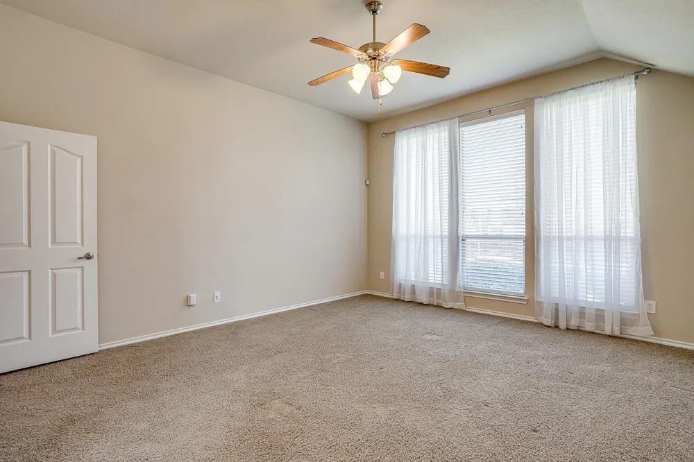 6 Beechcreek Drive Edgecliff Village, TX 76134