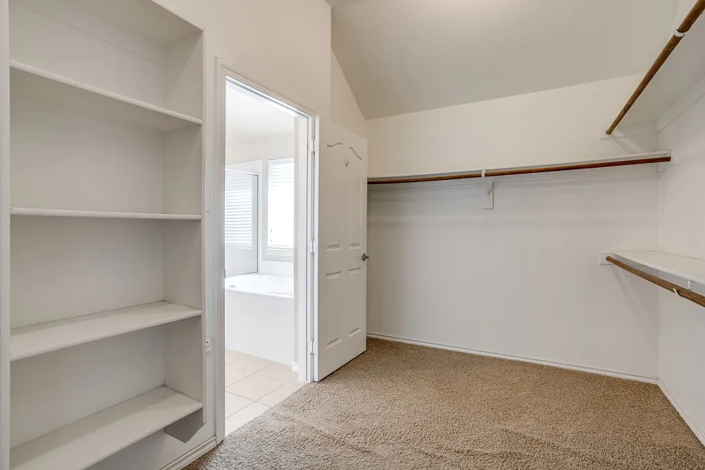 6 Beechcreek Drive Edgecliff Village, TX 76134