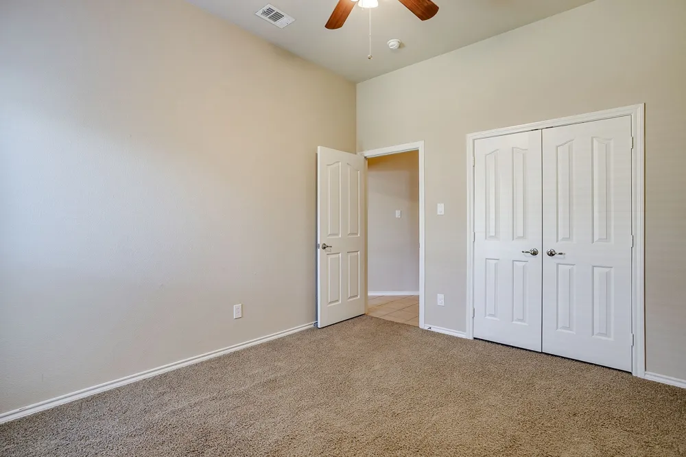 6 Beechcreek Drive Edgecliff Village, TX 76134