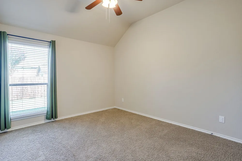 6 Beechcreek Drive Edgecliff Village, TX 76134