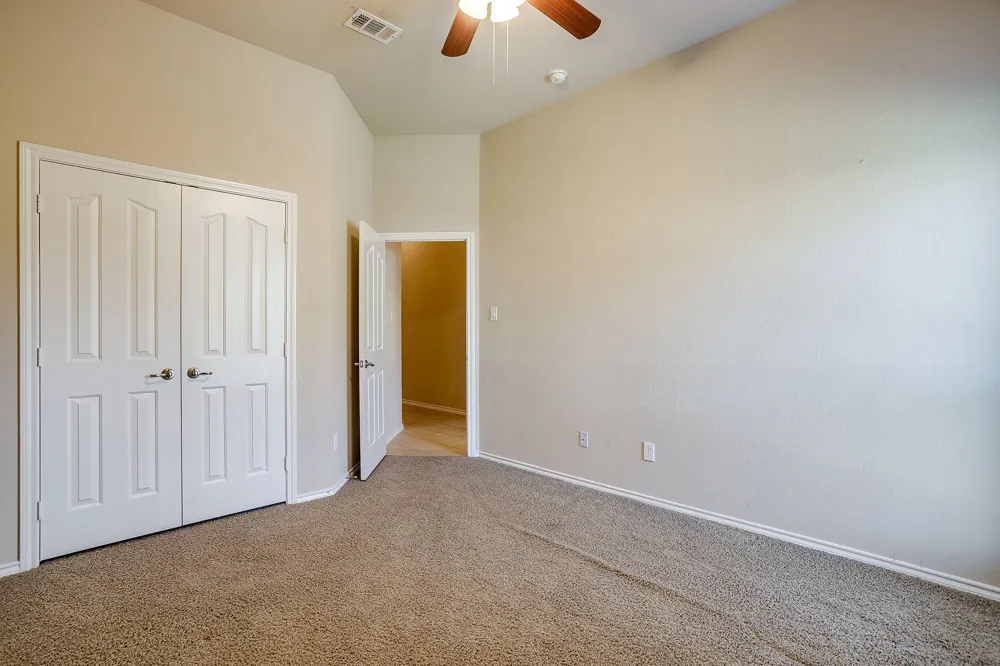 6 Beechcreek Drive Edgecliff Village, TX 76134