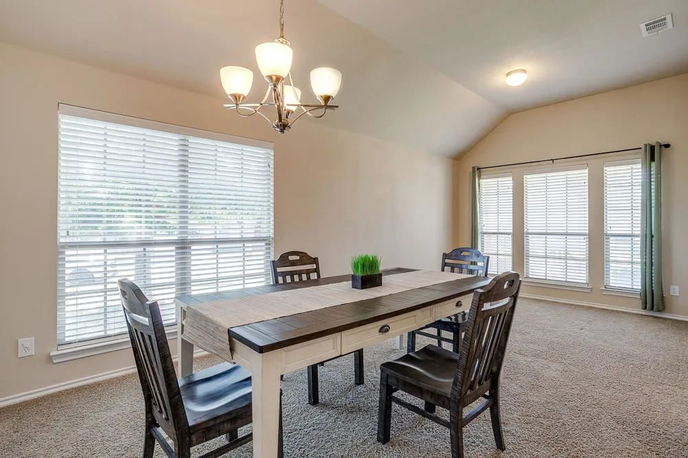 6 Beechcreek Drive Edgecliff Village, TX 76134