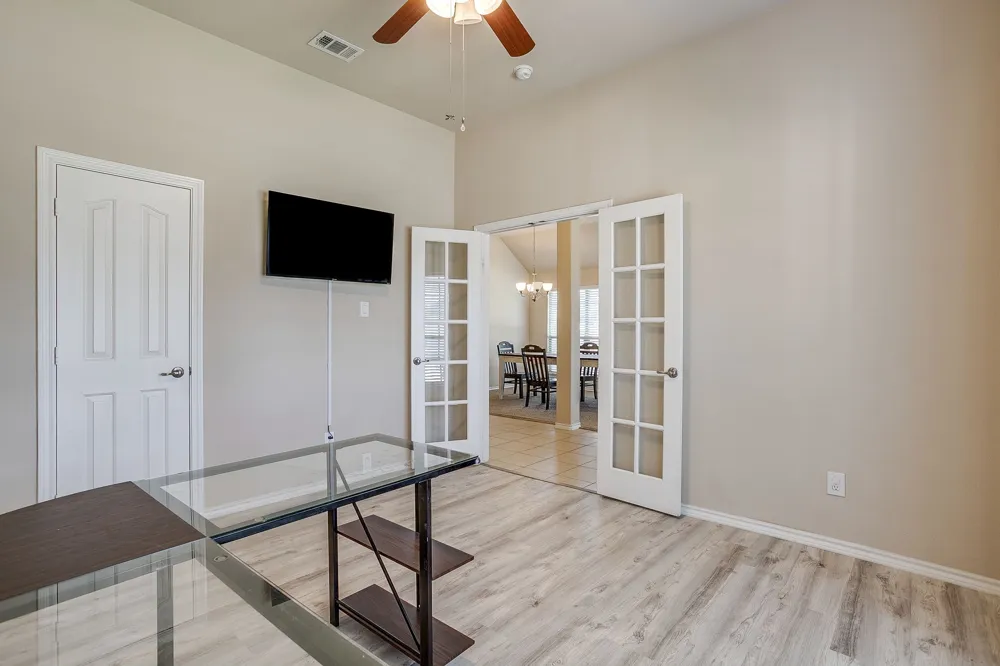 6 Beechcreek Drive Edgecliff Village, TX 76134