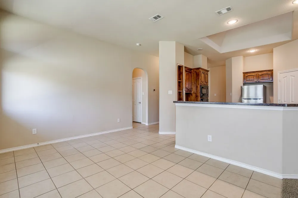 6 Beechcreek Drive Edgecliff Village, TX 76134