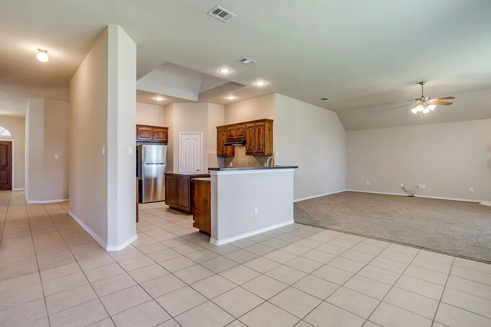 6 Beechcreek Drive Edgecliff Village, TX 76134