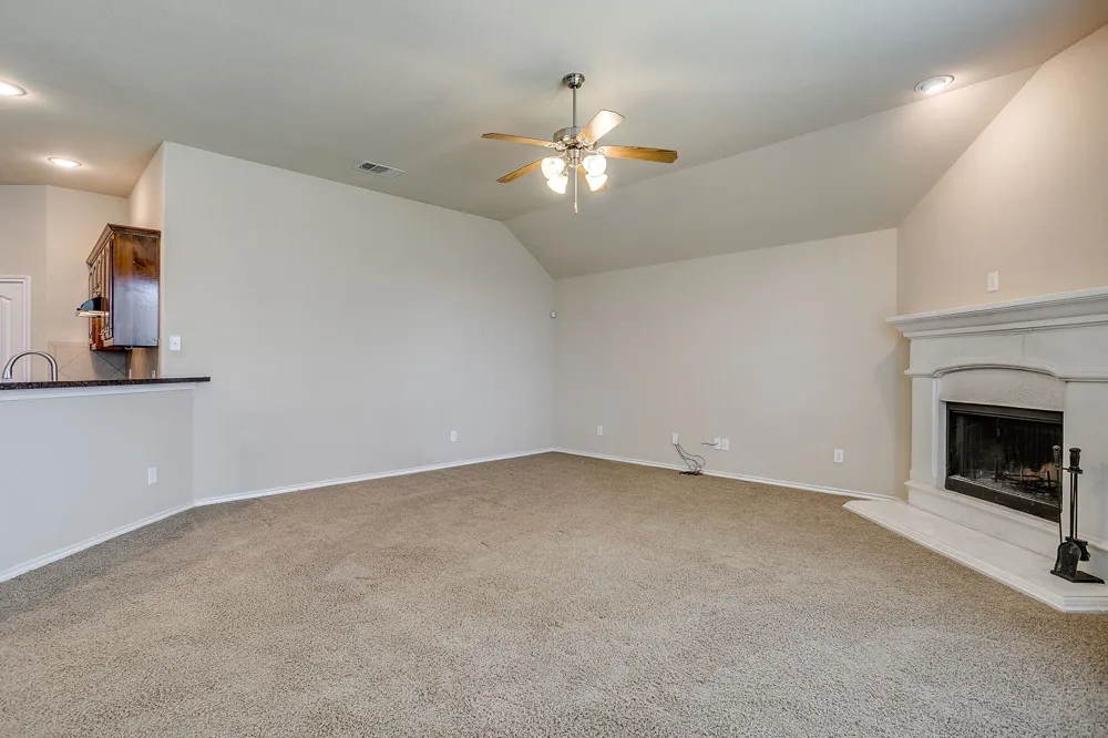 6 Beechcreek Drive Edgecliff Village, TX 76134