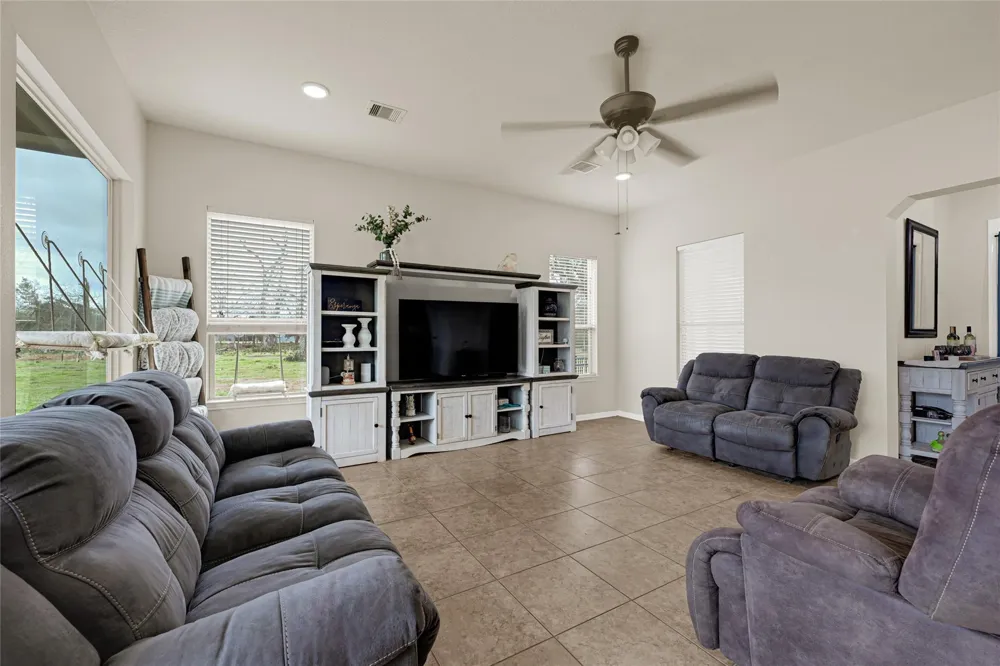 4108 County Road 356 Brazoria, TX 77422