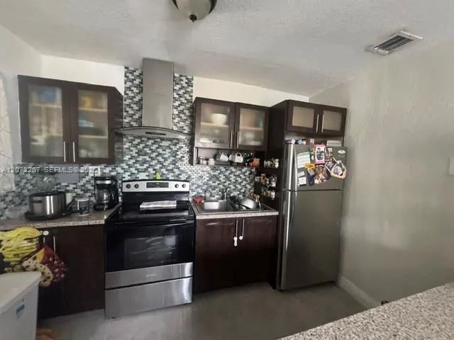 12610 NW 23rd Ave Miami, FL 33167
