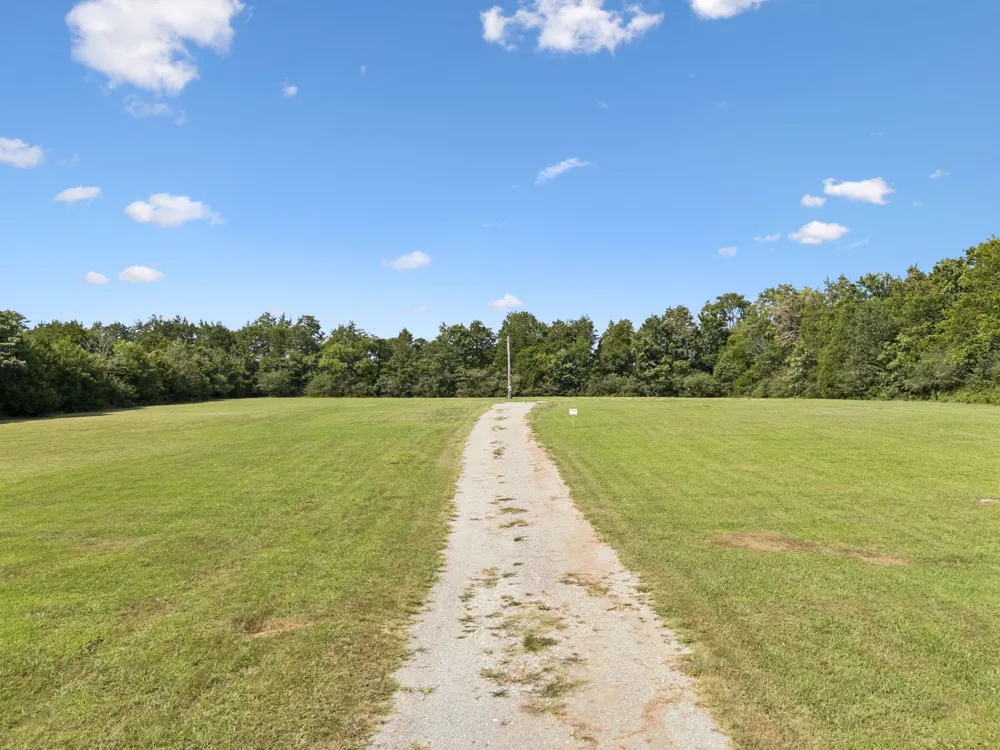 2040 Friendship Ln Chapel Hill, TN 37034