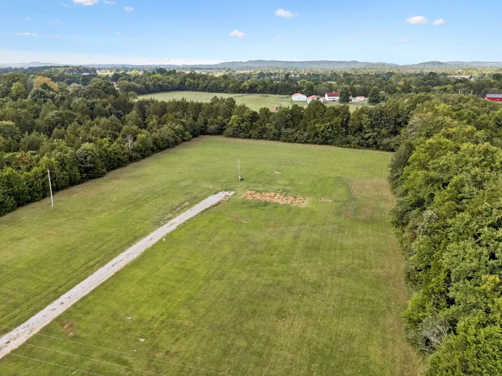 2040 Friendship Ln Chapel Hill, TN 37034