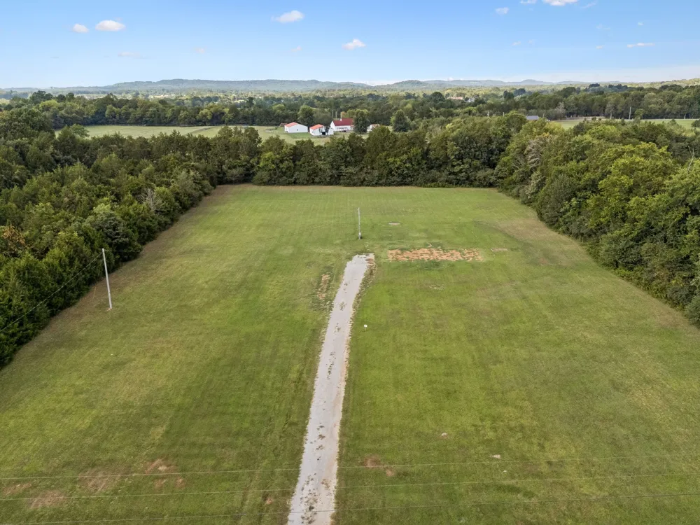2040 Friendship Ln Chapel Hill, TN 37034