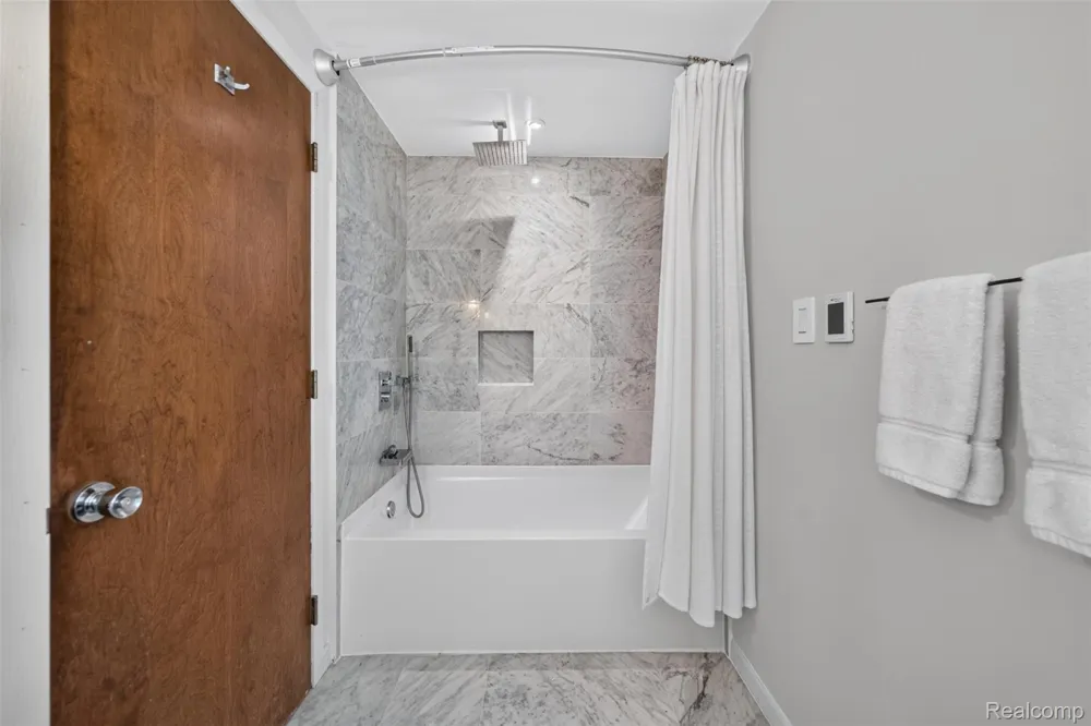 7388 Lindenmere Drive Bloomfield Hills City, MI 48301