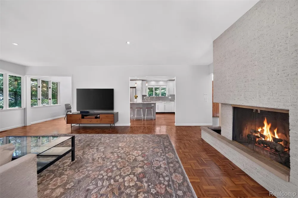 7388 Lindenmere Drive Bloomfield Hills City, MI 48301